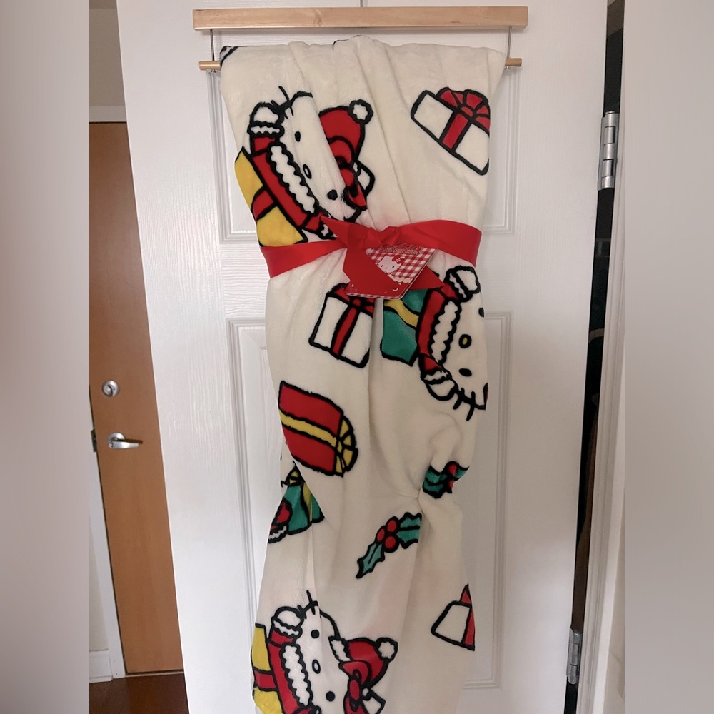 Hello kitty christmas blanket.. ships same day